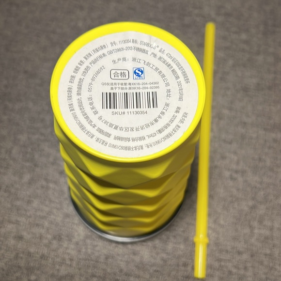 Starbucks ss Yellow Pineapple tumbler - Picture 3 of 4